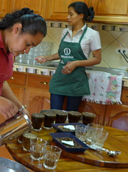 Kaffeeverkostung bei der Kooperative UCPCO