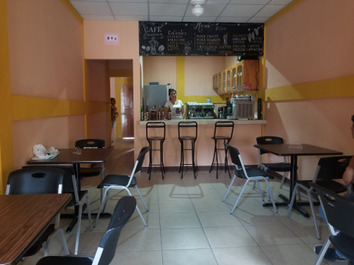 Der Raum der eingerichtete Caféteria von La Providencia in Wiwili / Nicaragua