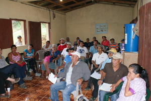Versammlung der Mitglieder der Coop. Reynerio Tijerino Versammlung der Mitglieder der Coop. Reynerio Tijerino